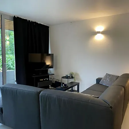 Duplex In Rustige Woonwijk